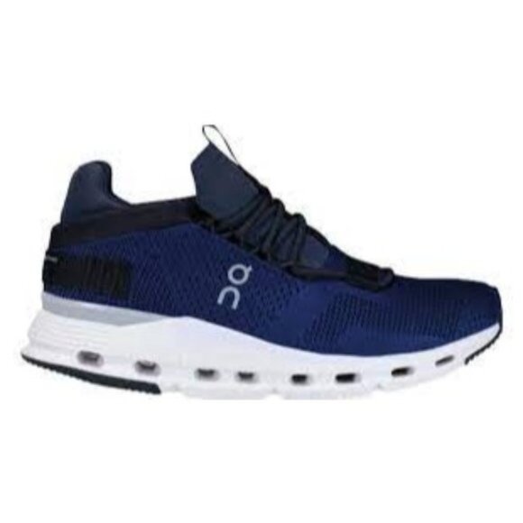 On Cloudnova Sneaker in Navy/White - Picture 1 of 6